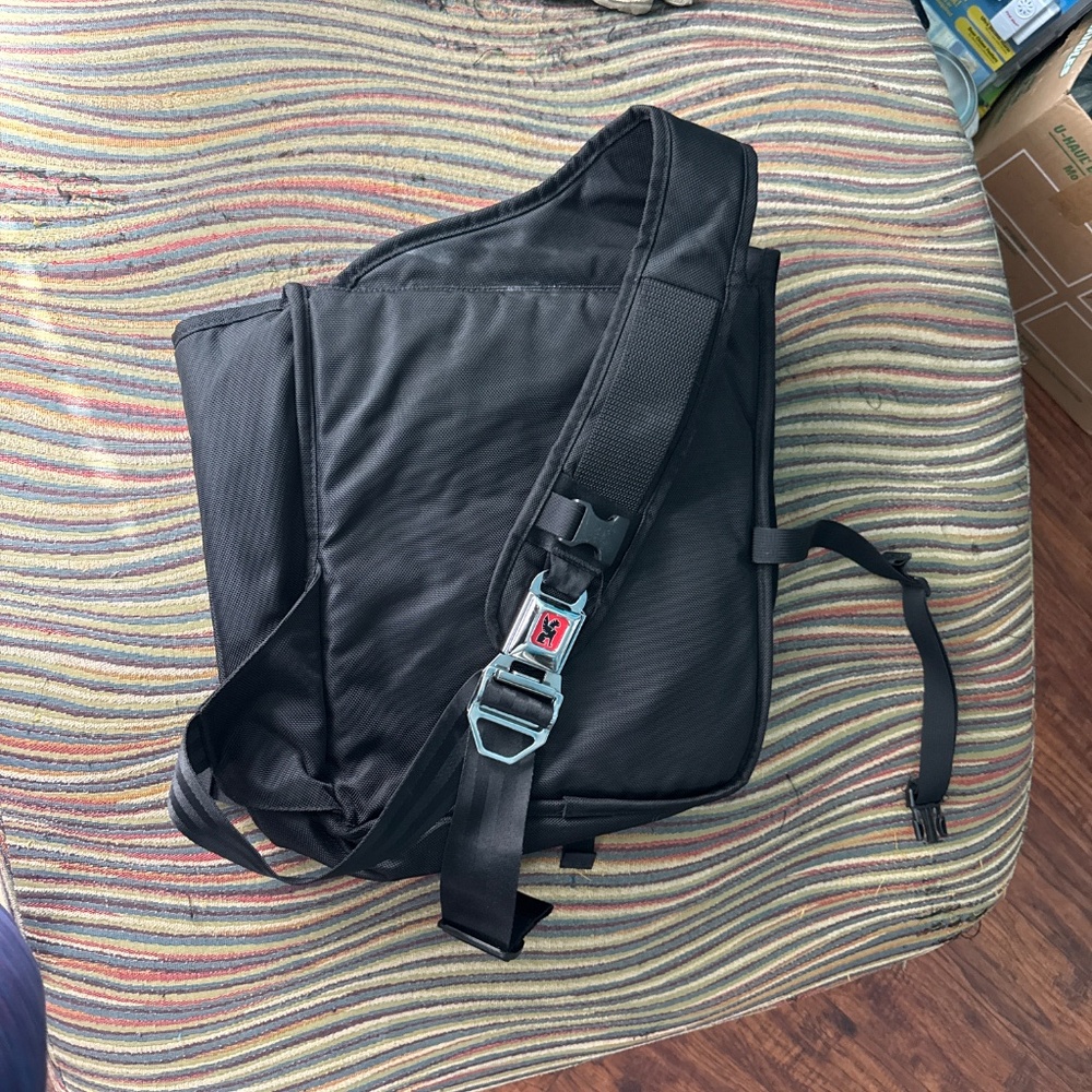 backpack - Picture 4 of 4